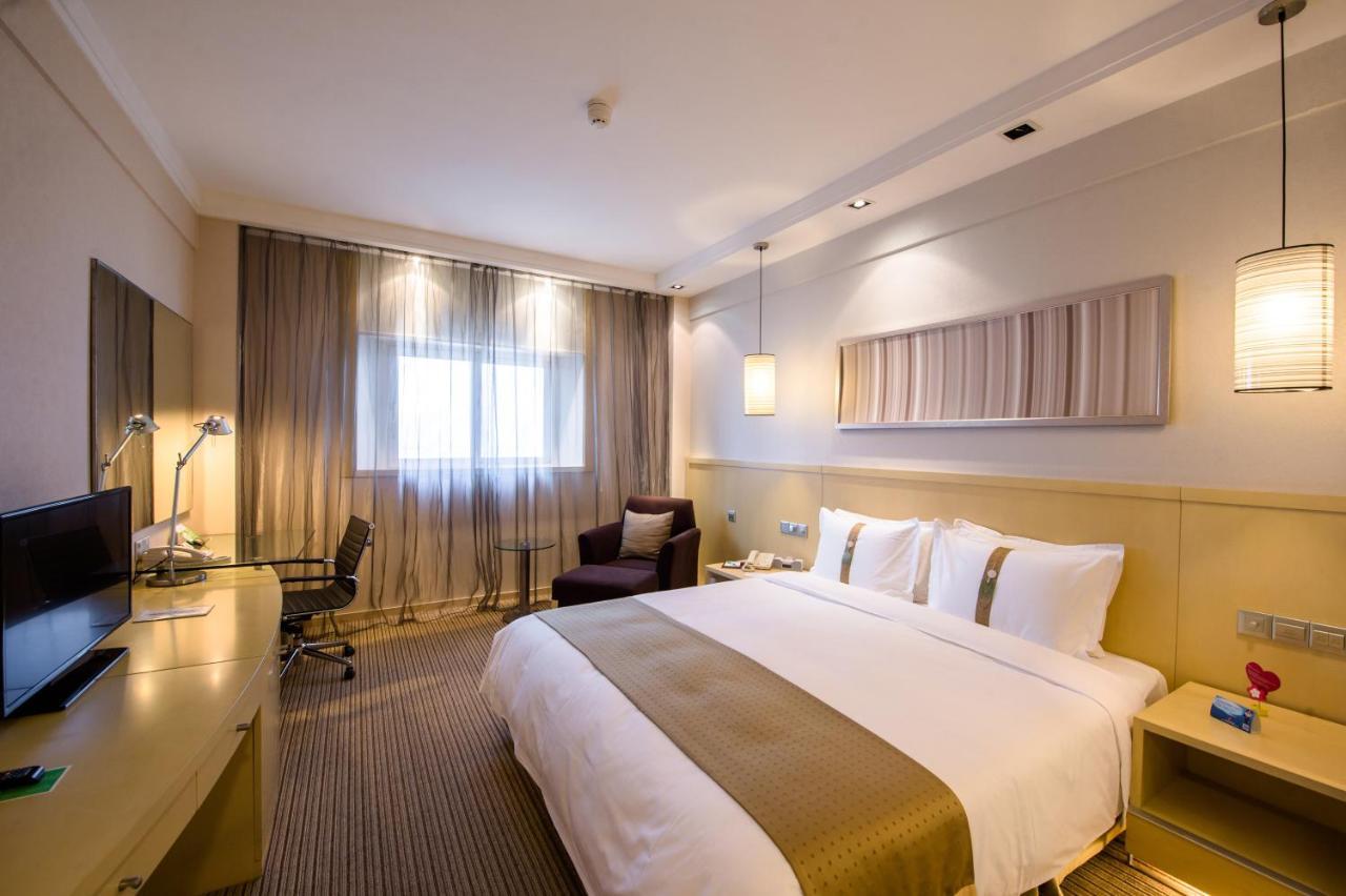 Holiday Inn Downtown Shanghai Room photo