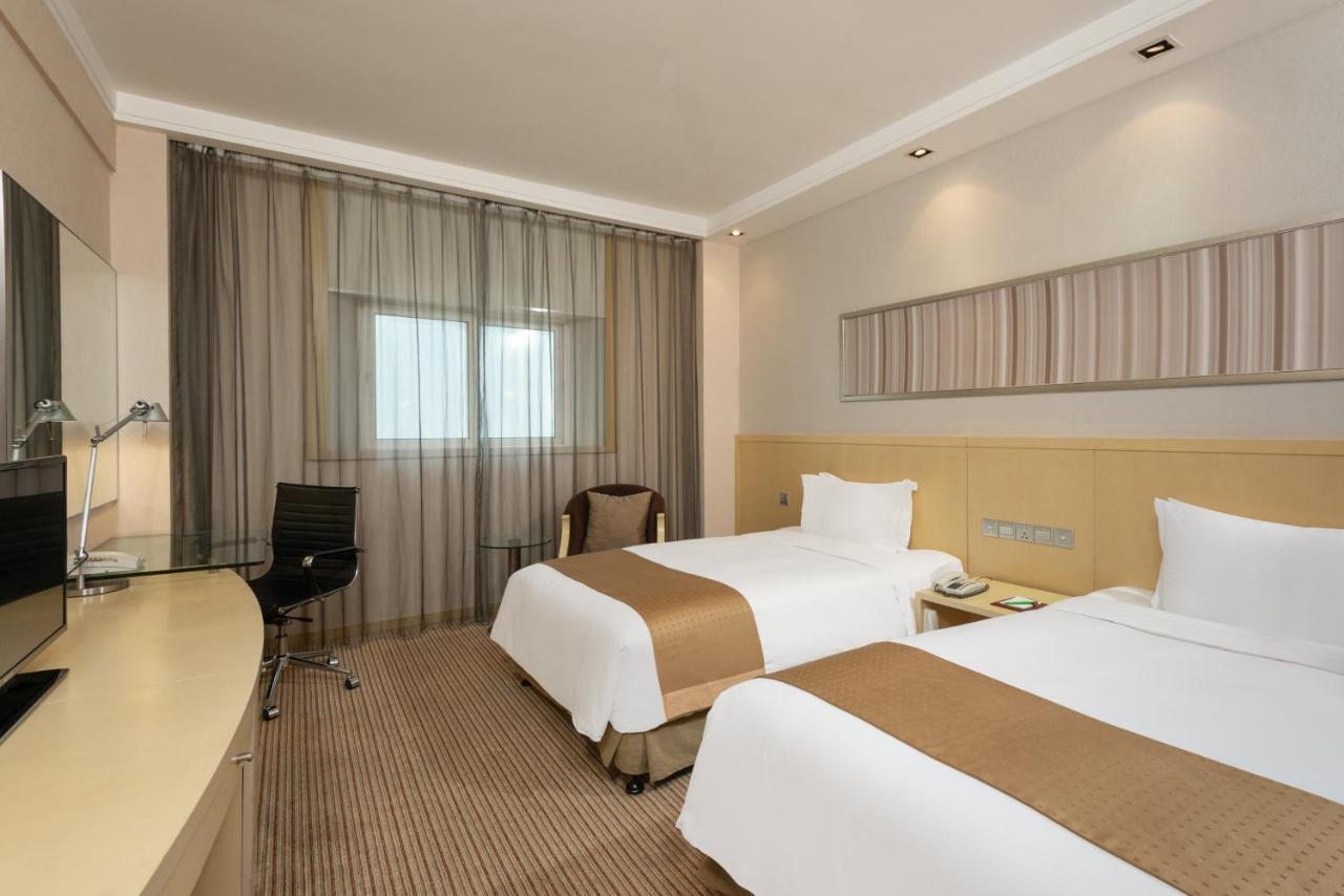 Holiday Inn Downtown Shanghai Room photo